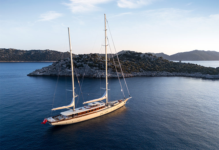 Ares Yachts Simena News Card