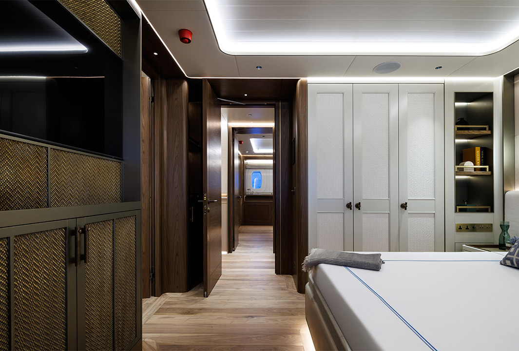 Ares Yachts Calm Card4